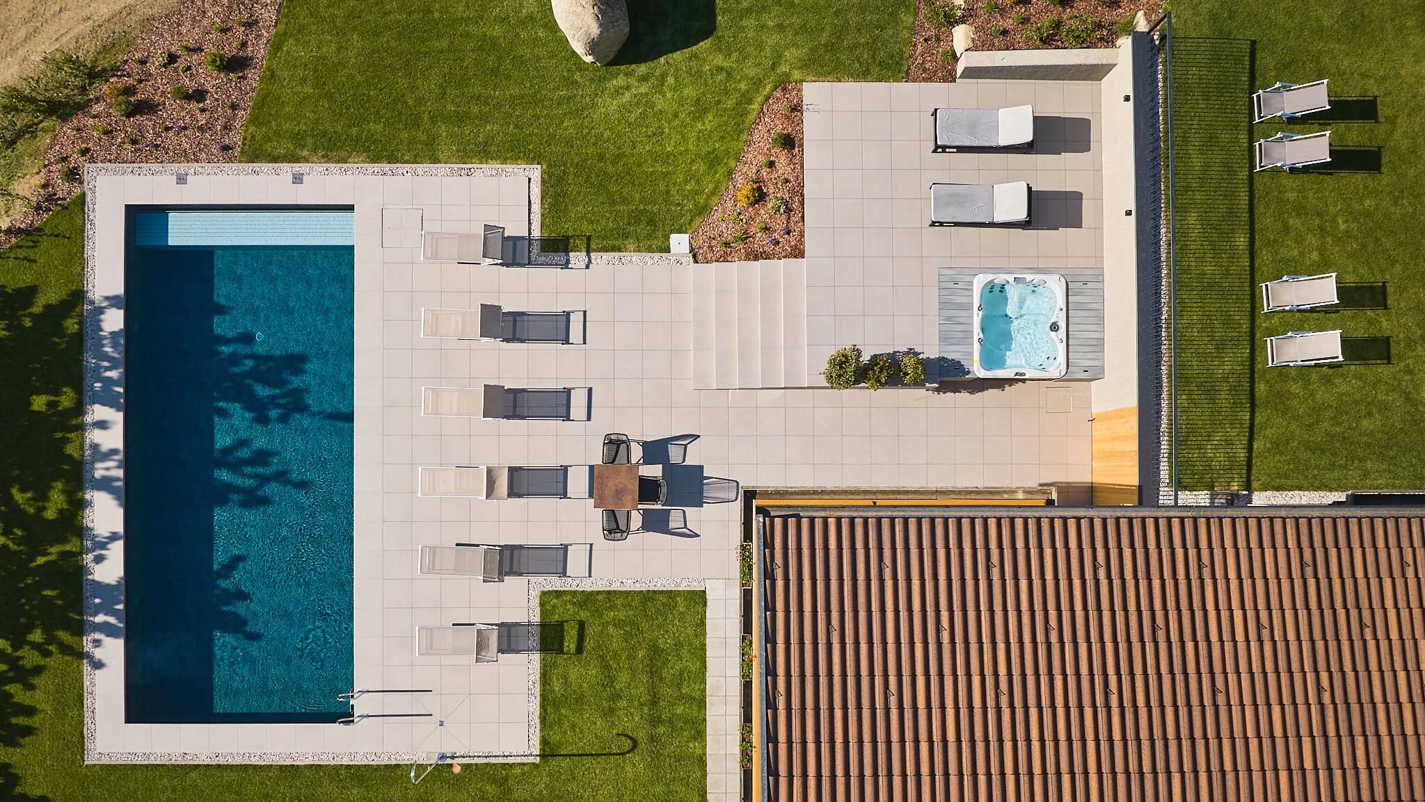 Piscina e vasca idromassaggio