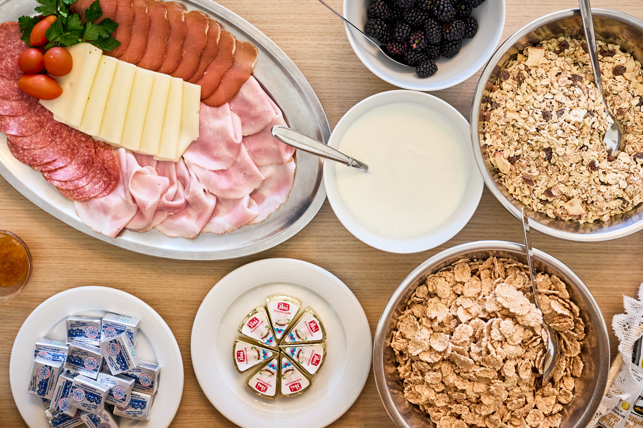 Muesli, Käse und Wurst