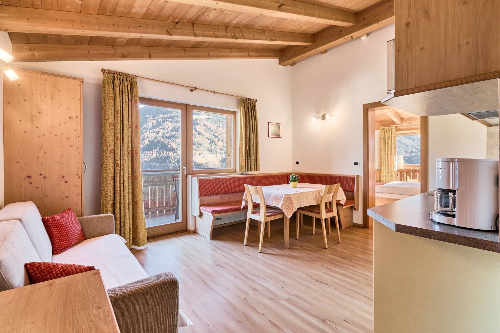 Apartment Morgenduft Küche und Wohnbereich